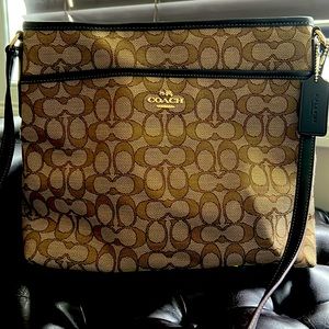 Coach signature Jacquard crossbody/Messenger bag